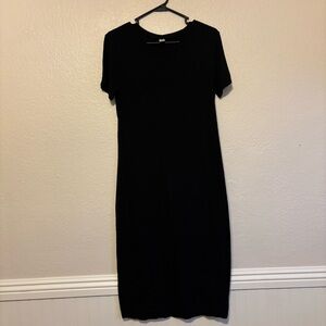 Old Navy Black Short-Sleeve Midi Dress - Minimal Crewneck
